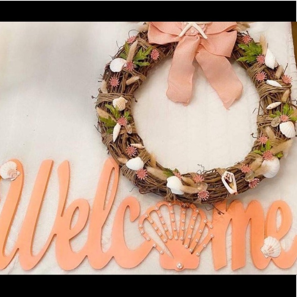 Clear Quartz Coral Wreath & Welcome Sign